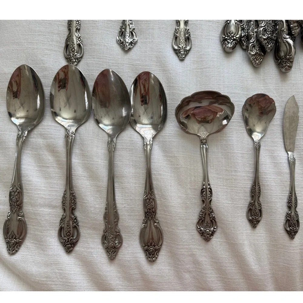 Oneida Distinction Deluxe Stainless Michelangelo Flatware Set 60+ Pieces Ornate